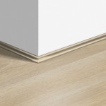 Listwa przypodłogowa scotia Quick Step QSSCOT03574 Dąb Estate beżowy