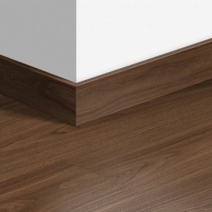 Listwa przypodłogowa parkietowa Quick Step QSPSKR04761 Elegancki Orzech