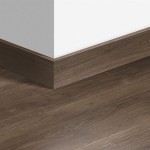 Listwa przypodłogowa parkietowa Quick Step QSPSKR04766 Dąb szczotkowany brązowy