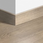 Listwa przypodłogowa parkietowa Largo Quick Step QSLPSKR01285 Dąb stary biały 